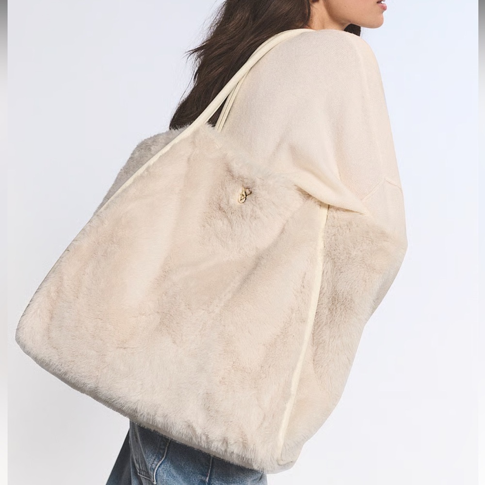 Victoria’s Secret Faux Fur Tote Carryall Bag in Ivory, NWT